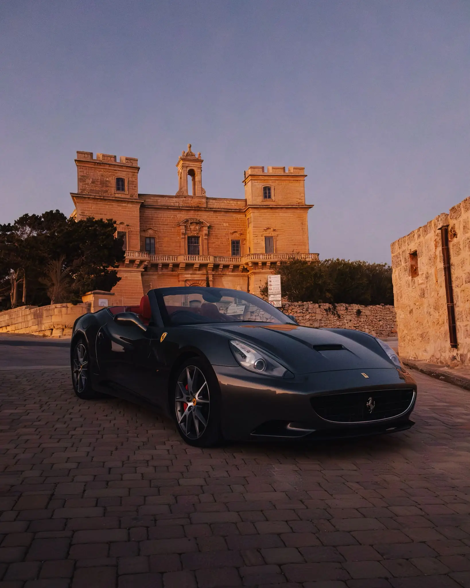2010 Ferrari California Base - image 1